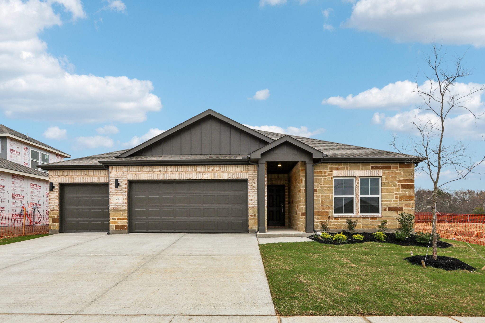 5BNN05 717 VINEYARD WAY